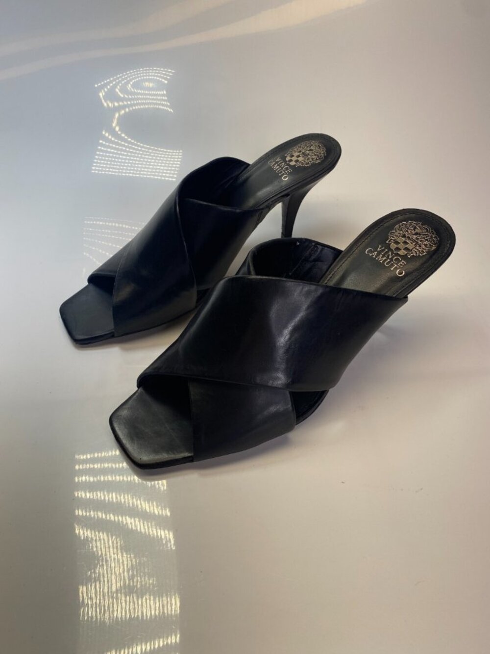 Vince Camuto Women's Black Rehnya Leather Criss Cross Heel Sandal Sz 8